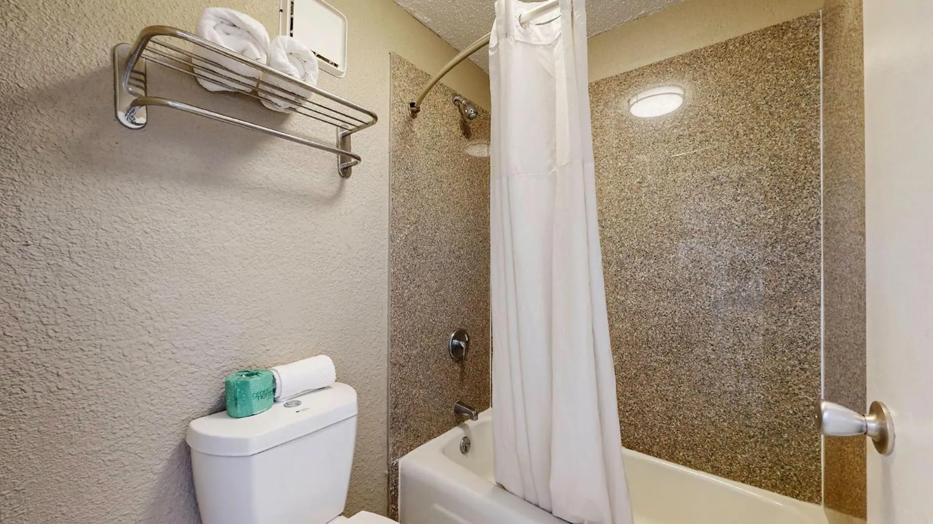 Days Inn By Wyndham Orlando Downtown 2*,